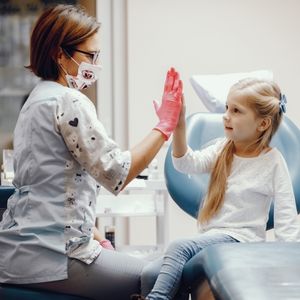 Çocuğunuzun İlk Diş Hekimi Ziyareti | Dent Laracity Antalya, Türkiye | Dent Laracity