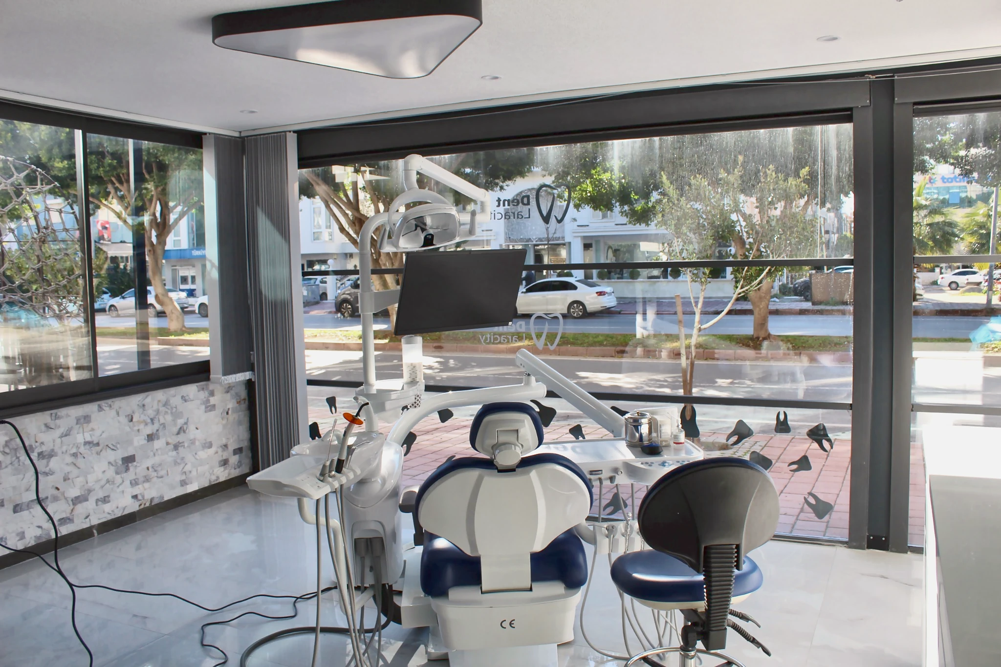Why Choose Dent Laracity?